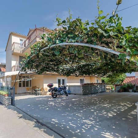 Apartments Mira I Vodice Luaran gambar